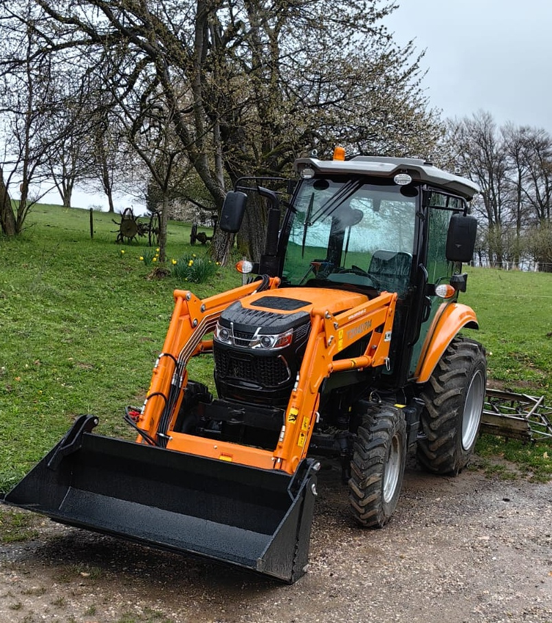 Prodám traktor Tiger 704 - 10