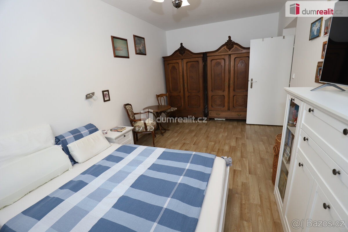 Krásný slunný byt 2+1/B/S v prvním patře cihlové novostavby - 10