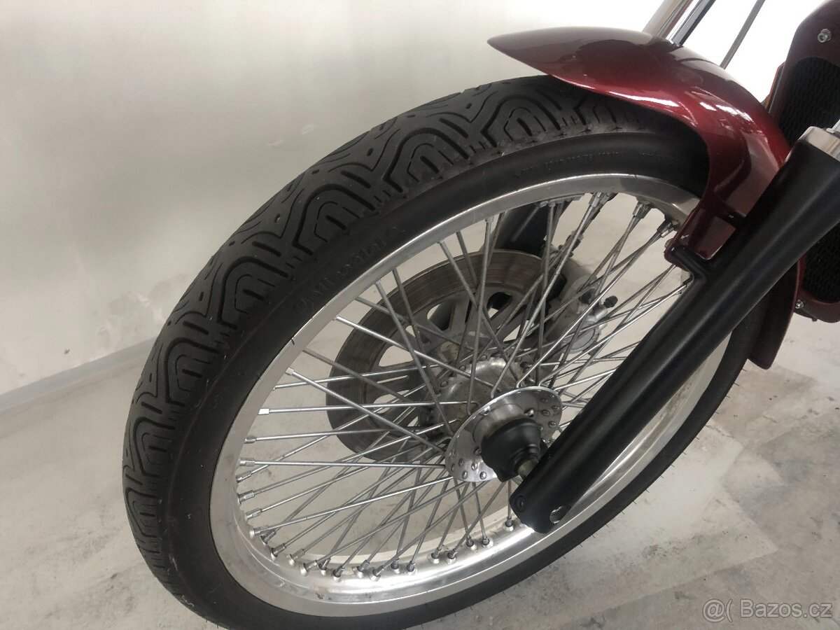 Suzuki VS 750 Intruder - 10