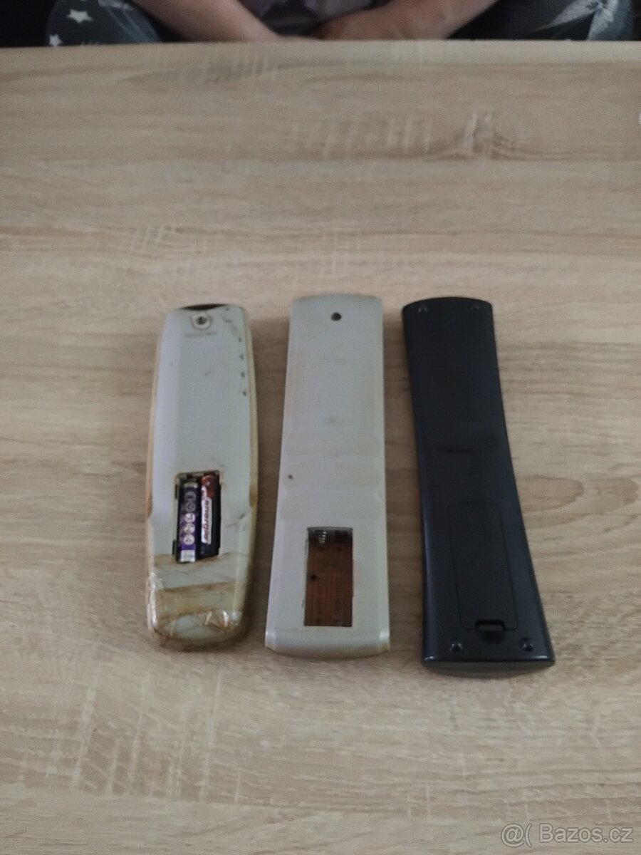 staré telefony - 10