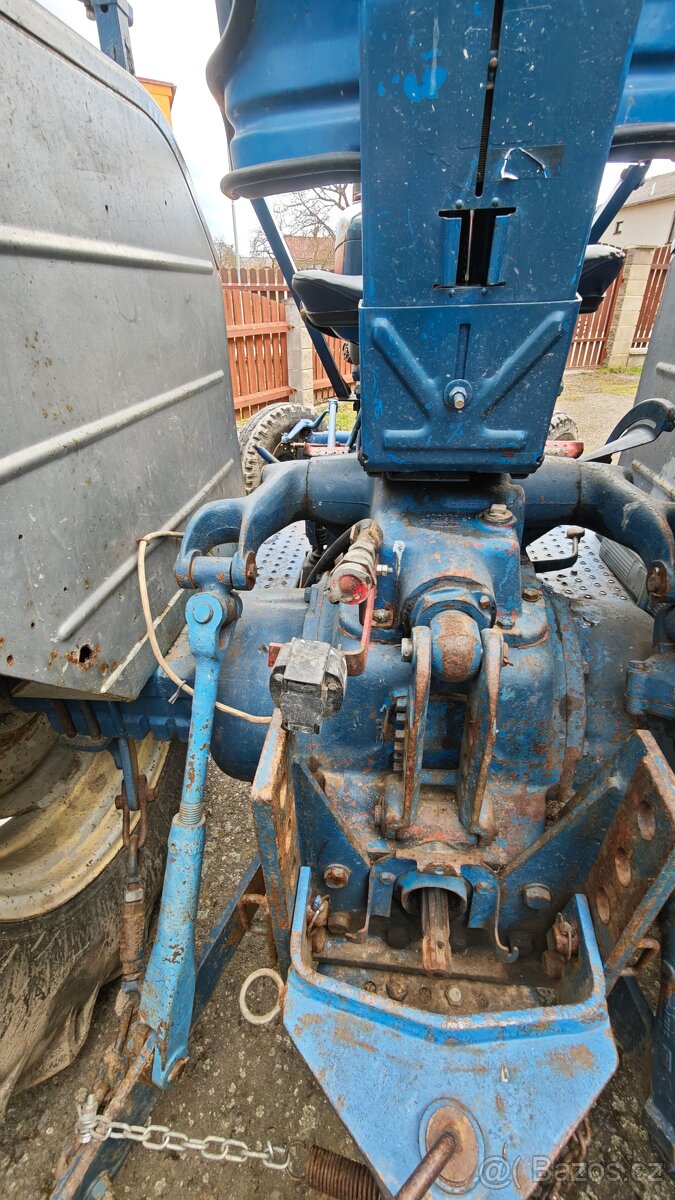 Traktor FORD 5000-8 - 10