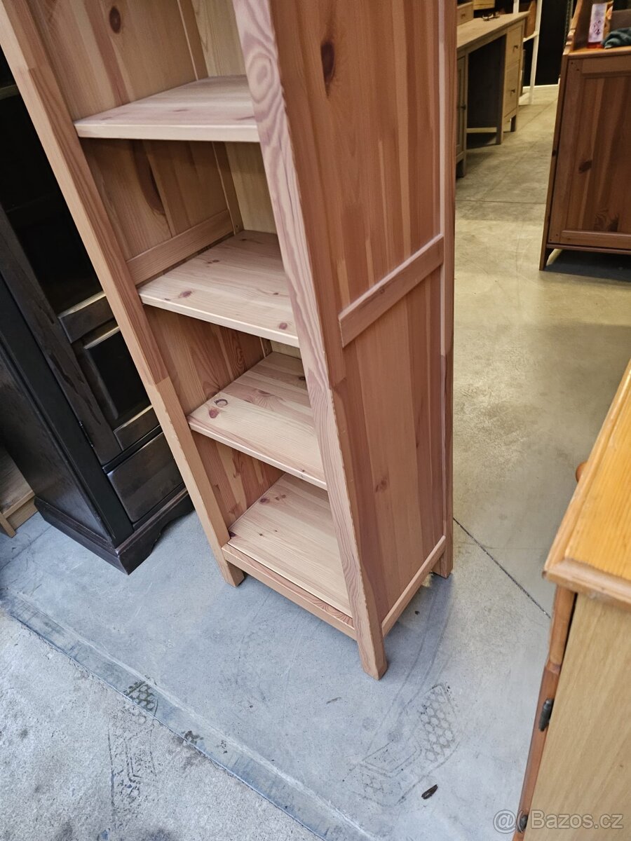 KNIHOVNA IKEA HEMNES V PŘÍRODNÍM PROVEDENÍ - 10