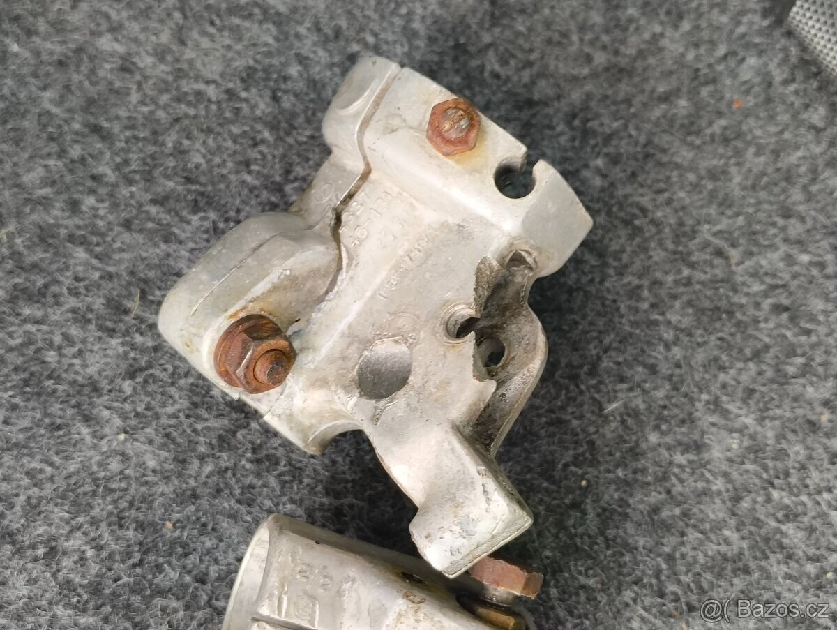 Nepoužitá originální objímka ČZ držák páček plyn ČZ 477 471 - 10