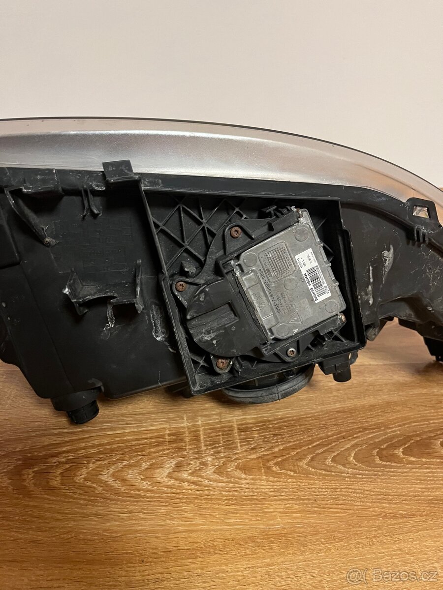 Volvo světlomety pravý 30784250 levý 30784248 - 10