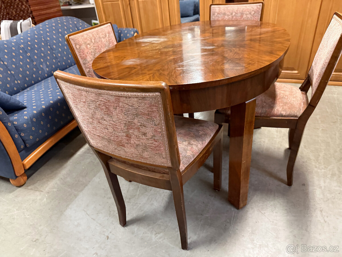 Rozkládací jídelní oválný stůl a čtyři židle - 10