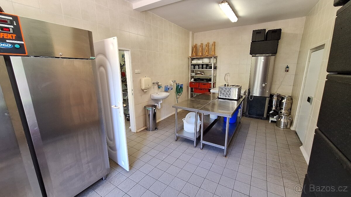 Prodej zemědělského areálu - 10