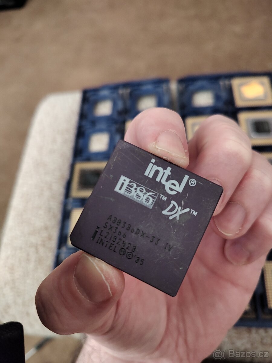 Sbírka starých procesoru Pentia1,486,386 - 10