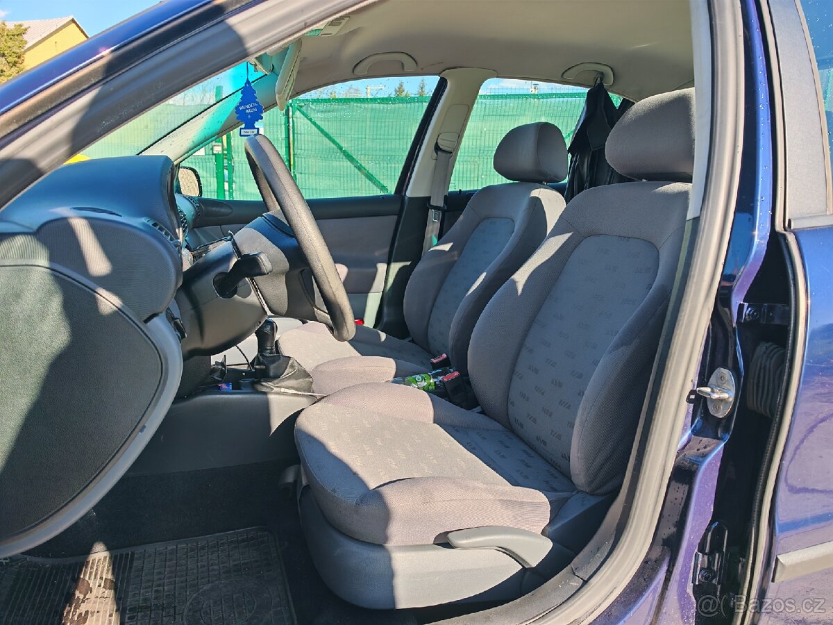 Seat Leon 1.6i "nová stk" - 10