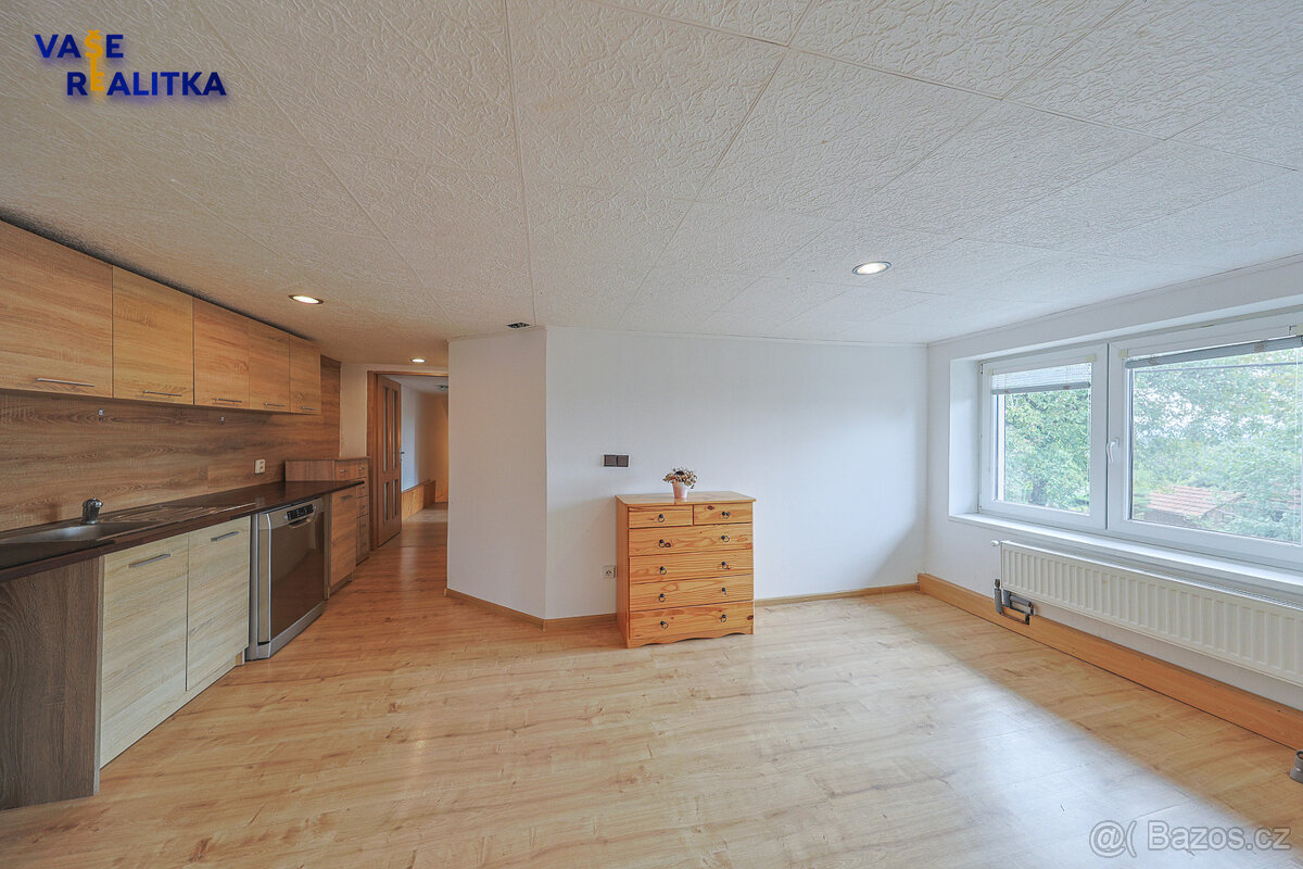 Pronájem, rodinný dům, Valšovice - 10