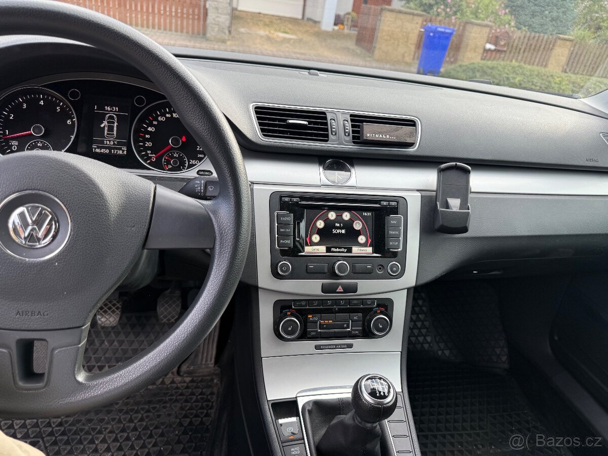 Volkswagen Passat 1.4TSI 90kw najeto 146 000km - 10