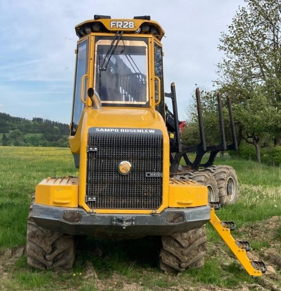 13t na 10t vyvážečka 8x8 SAMPO FR28 Rosenlew - 10