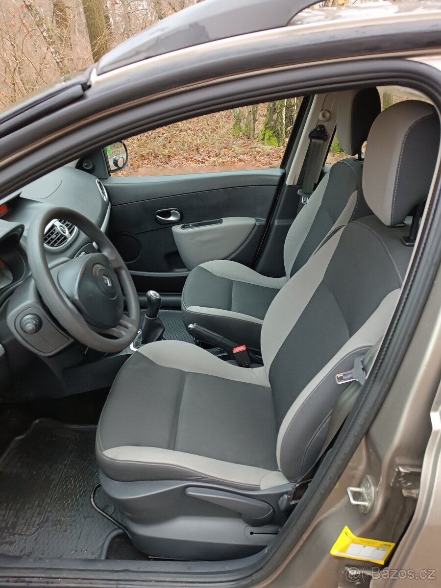 Renault Clio III combi 2012 - 10