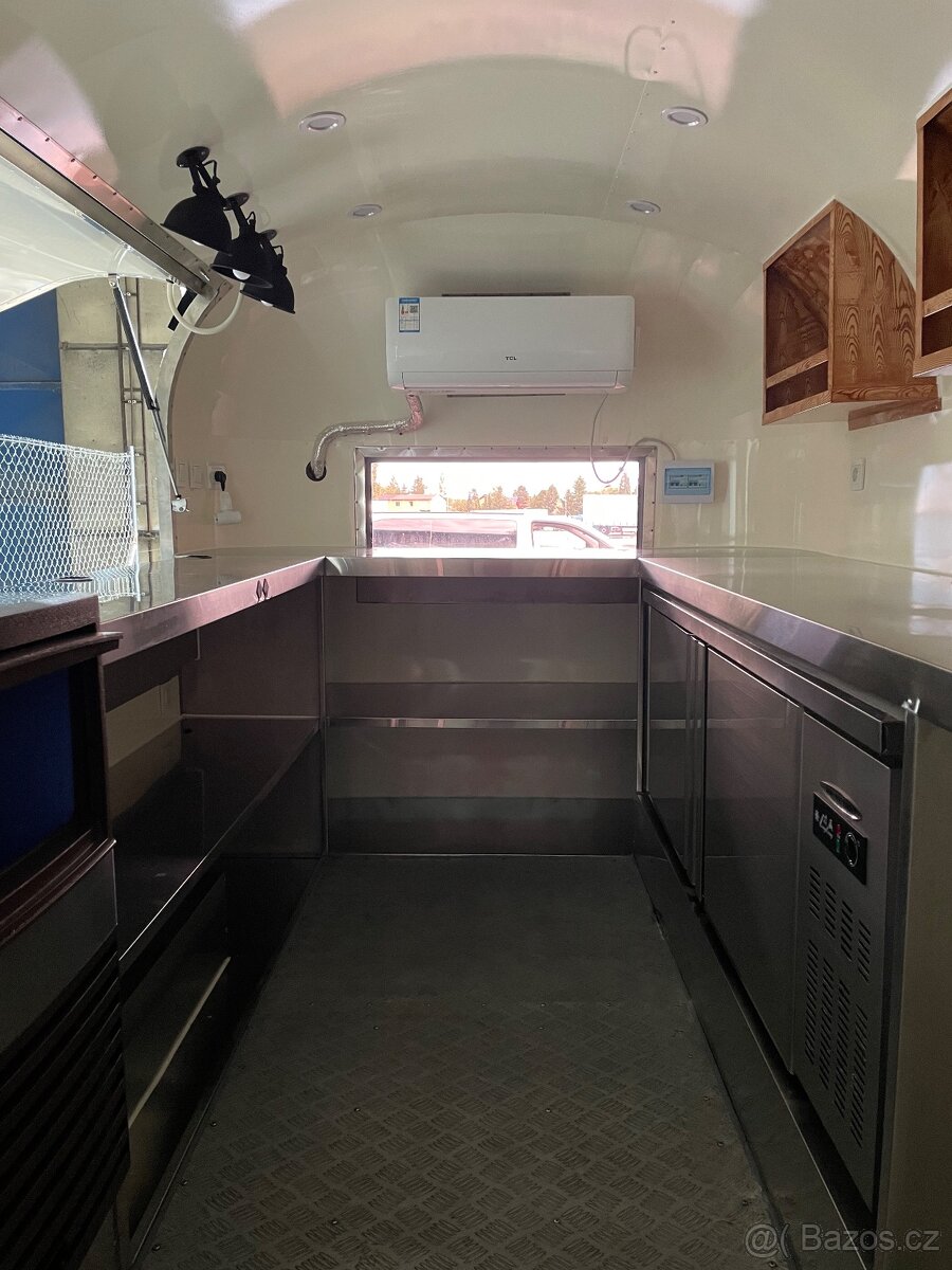 Gastro barový přívěs - 10