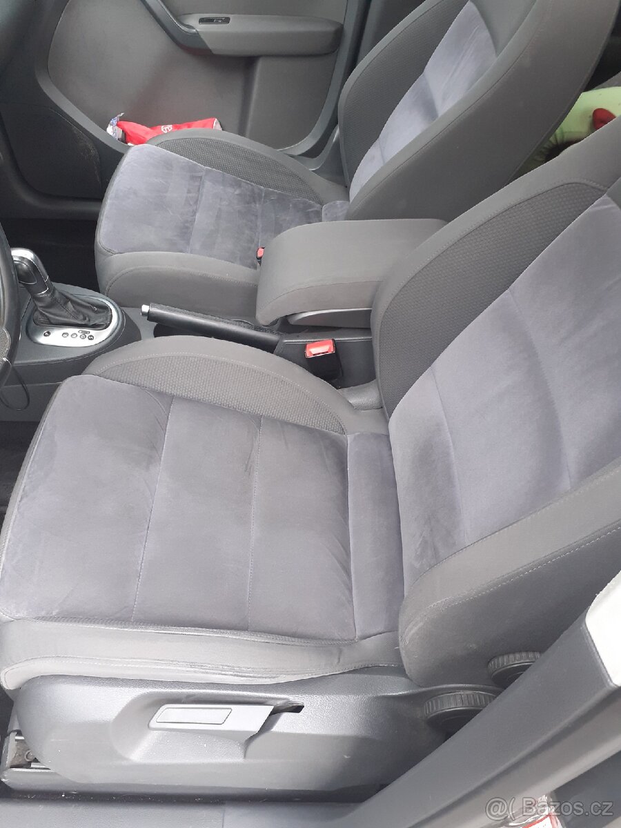 Volkswagen Touran 2.0 TDI DSG - 10