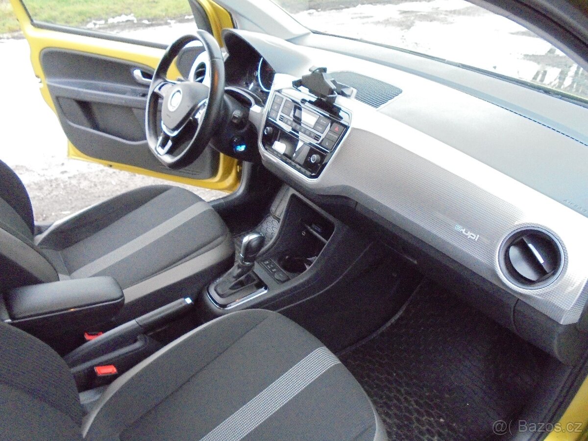 Volkswagen E- UP - 10