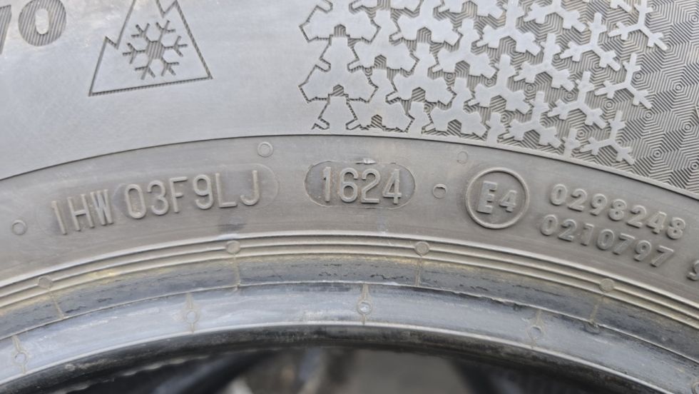 Zimní pneu 195/65/15 Continental - 10