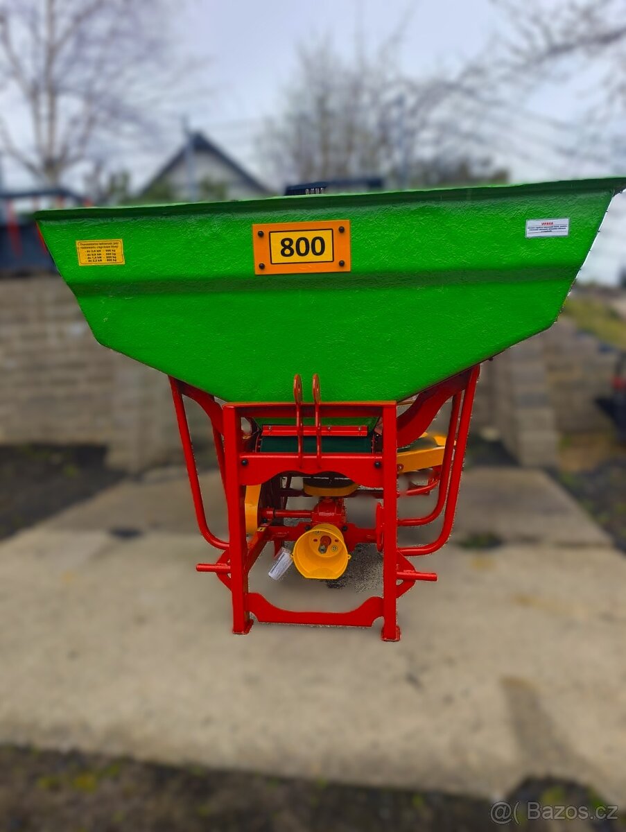 ROZMETADLO HNOJIV 800 L - 10