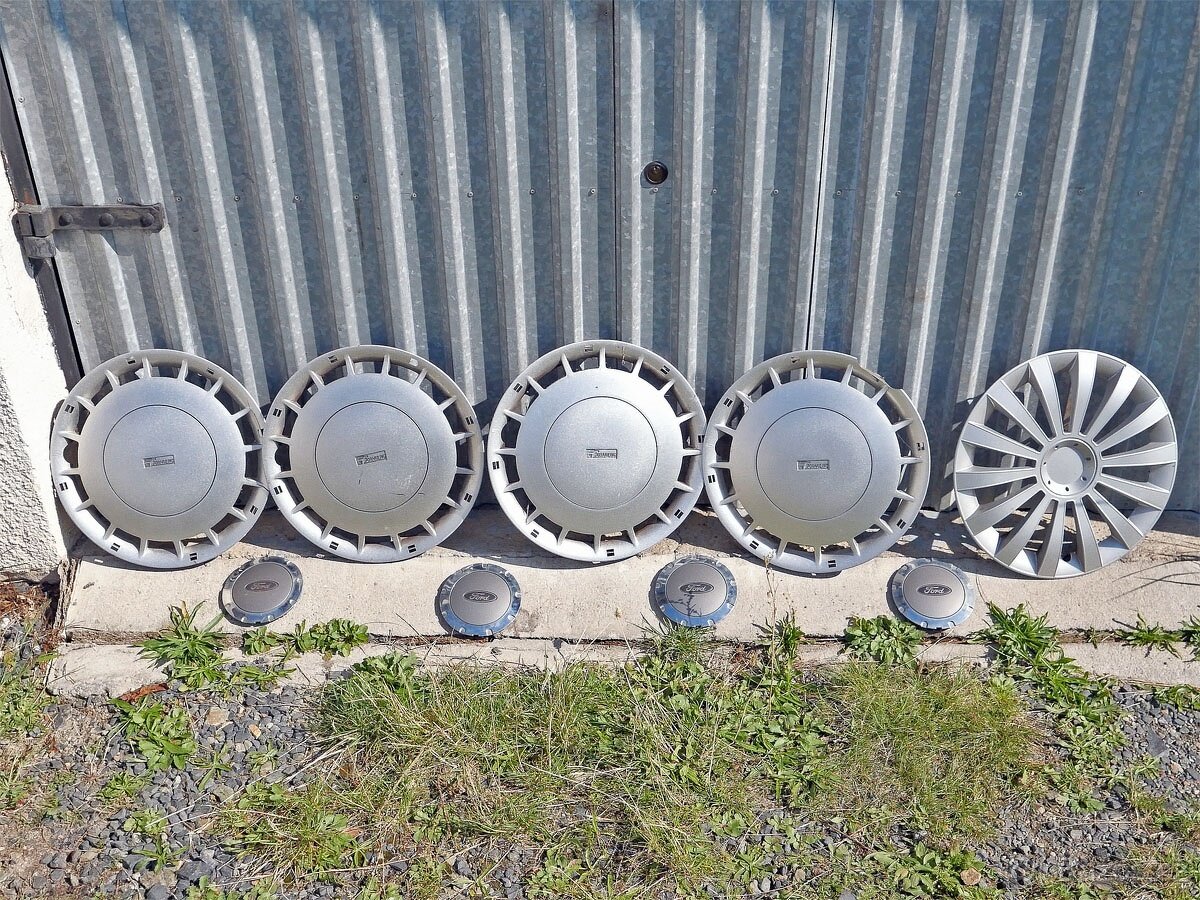 Ford Fusion 1.4 benzin (r.v. 2005) stříbrný - STK do 09/2027 - 10