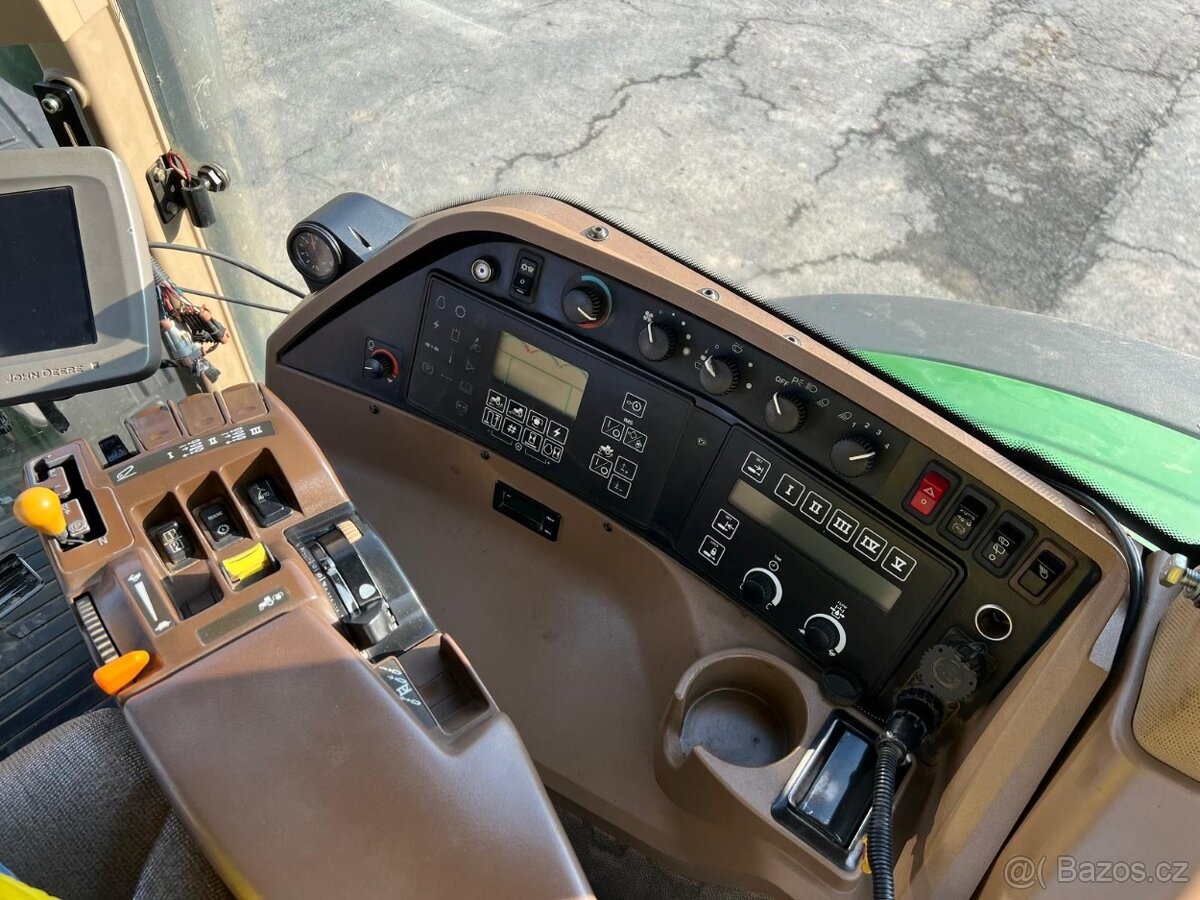 John Deere 8120 - 10