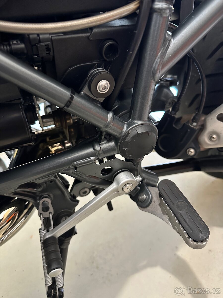 BMW R 1200 GS Triple Black nové v ČR najeto 29000km - 10