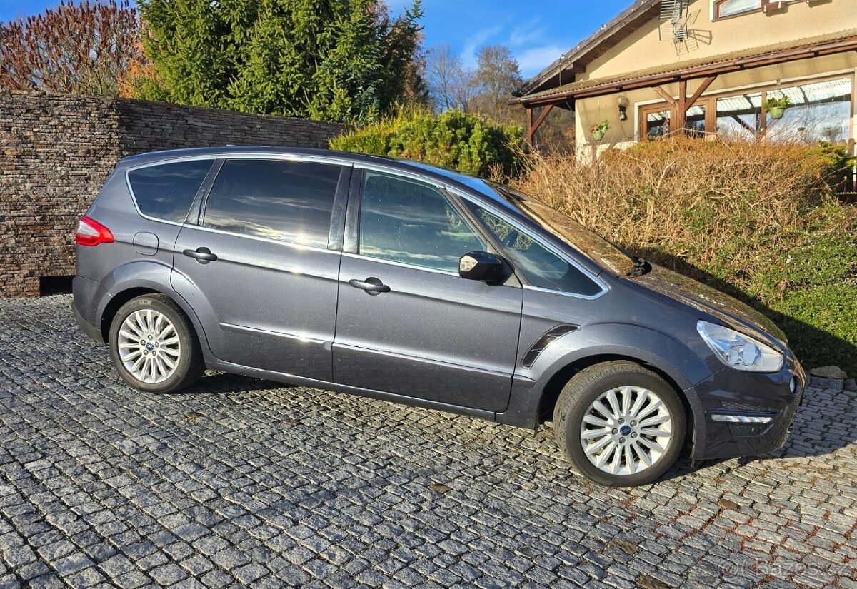 FORD SMAX 2.0TDCi TITANIUM rv2011 KŮŽE TZ PAMĚT ALU LED - 10