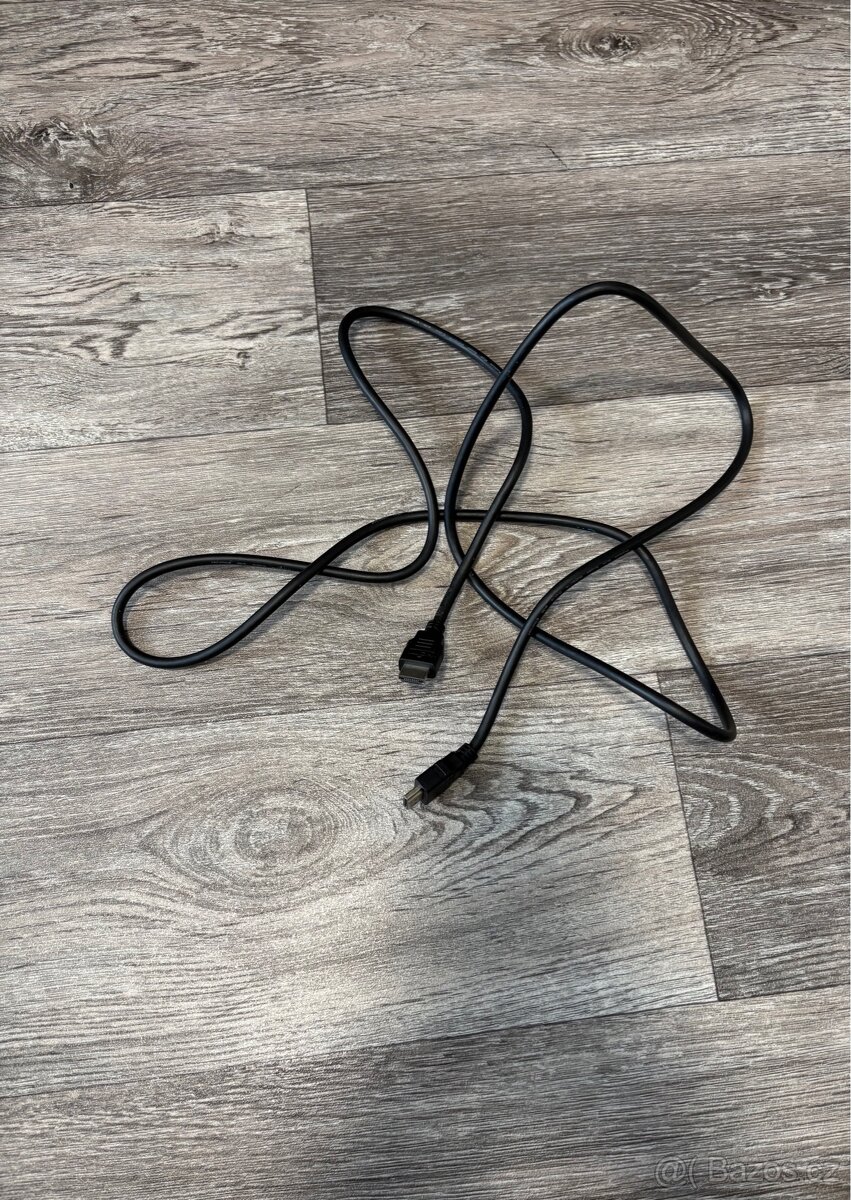 Playstation 4 slim (1 TB) - 10