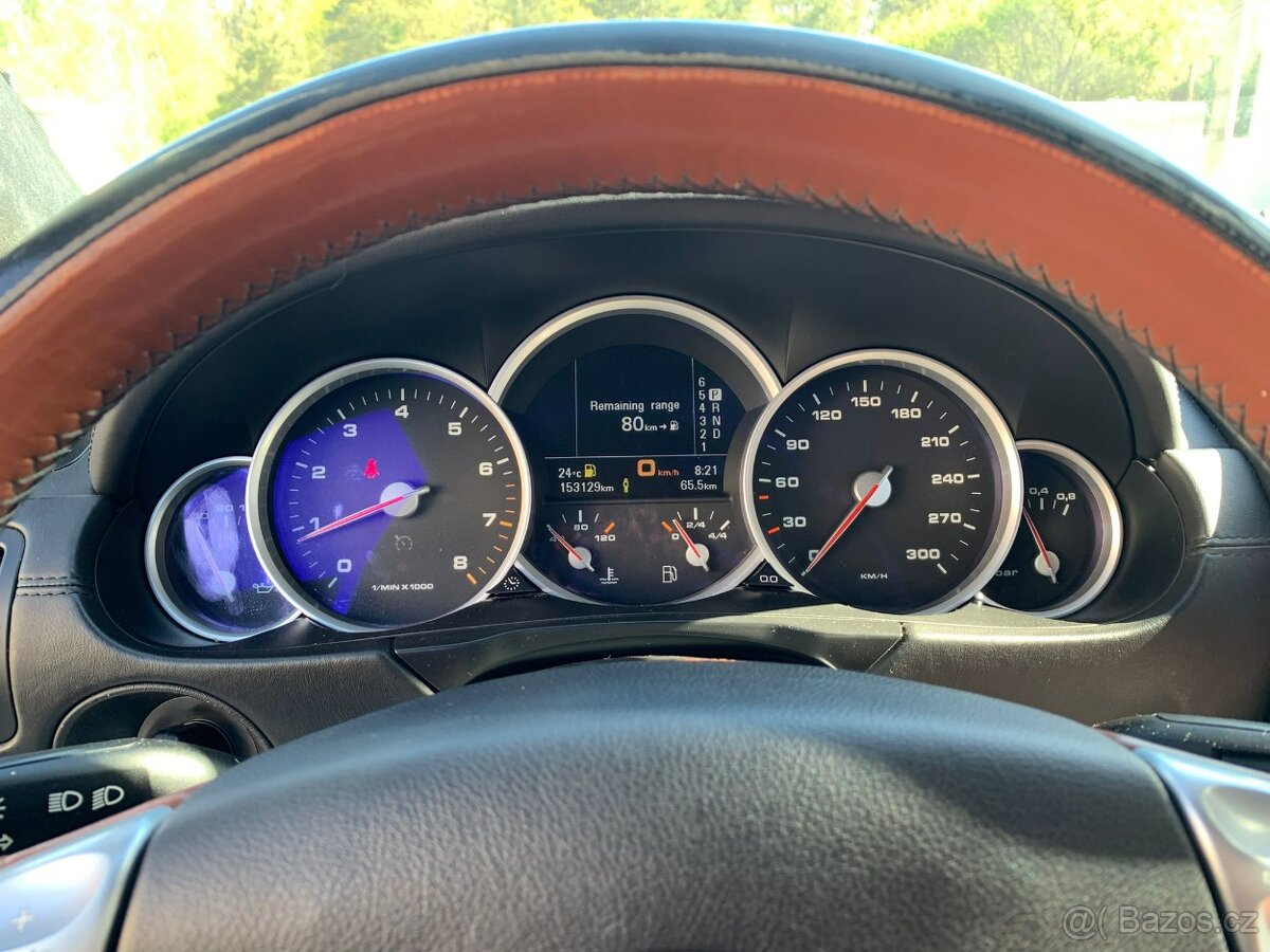 Porsche Cayenne Turbo Tiptronic - 10