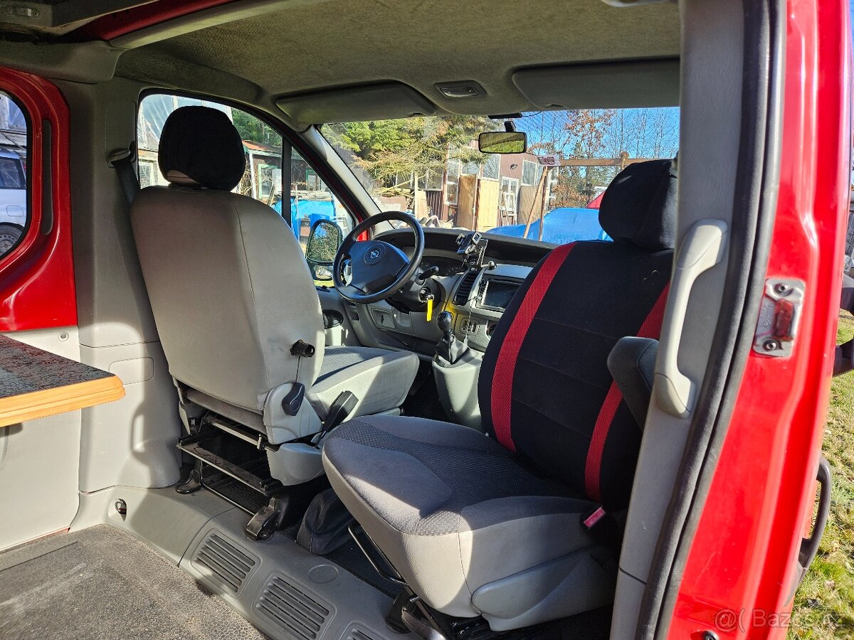 Prodám obytný Opel Vivaro,r.v.2006,obsah-1.9tdci(74kw) - 10