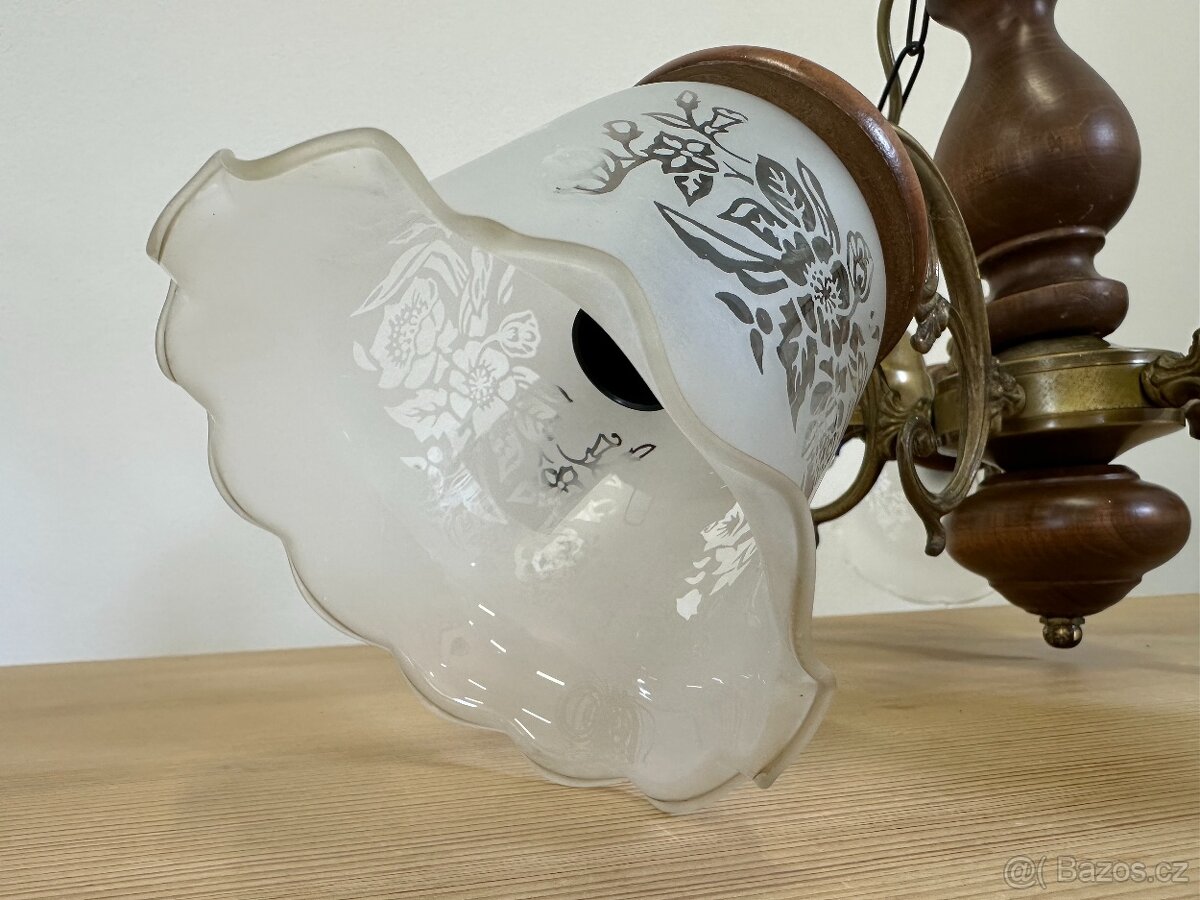 Závěsný rustikální lustr 5-ti ramenný s pískovaným sklem. - 10