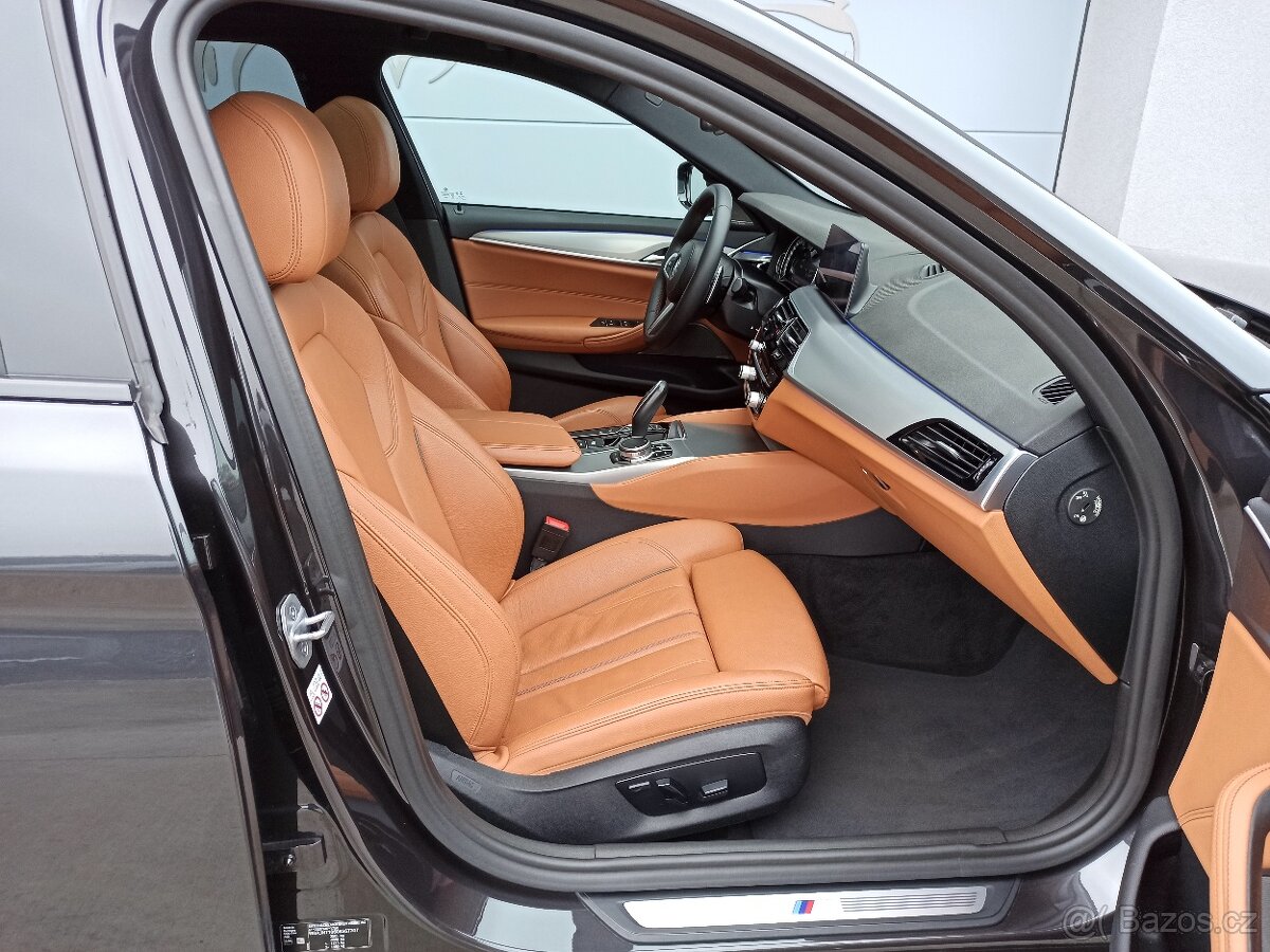 BMW 540d TOURING xDRIVE MSPORT PANO DPH - 10