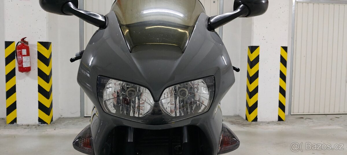 Honda VFR 800FI - 10