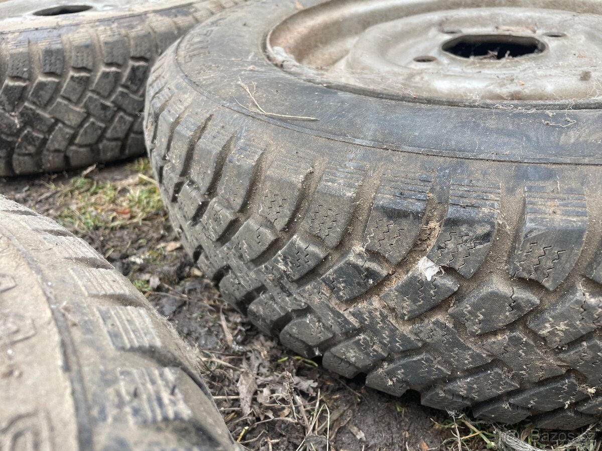 Plechařina + kola Škoda 100 - 10