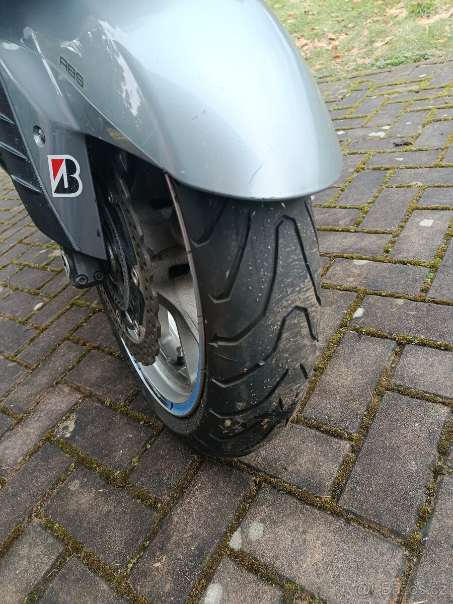 Kawasaki GTR 1400 - 10