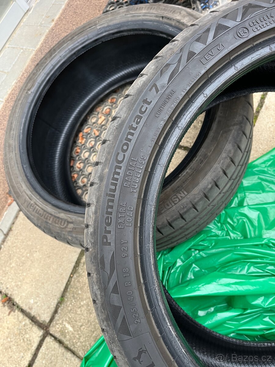Pneu 225/40 R18 letní - 10