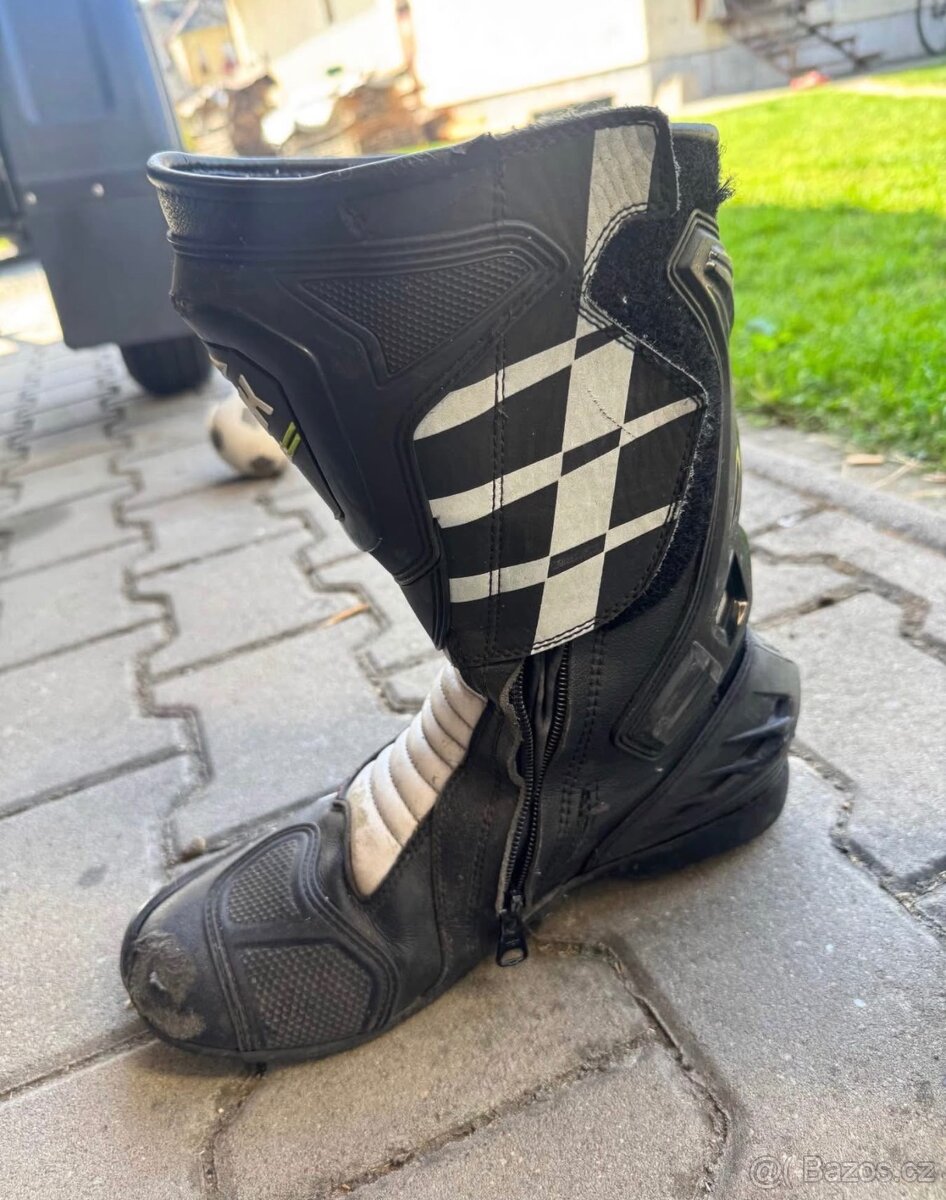 Dvoudílná kombinéza + boty - 10