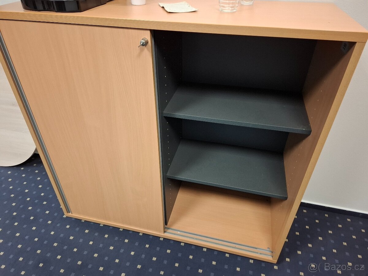 Kancelářský nábytek - 10