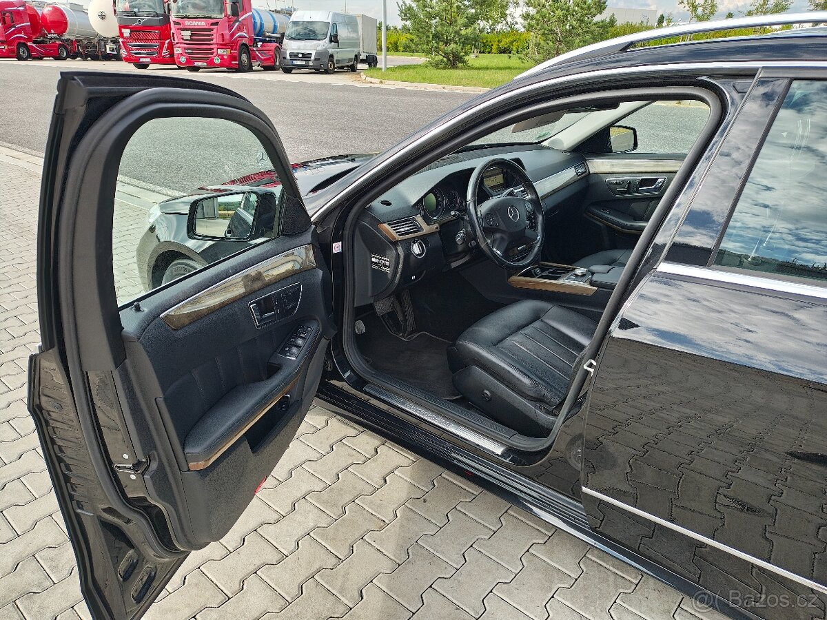 Mercedes-Benz E350 CGI - 10