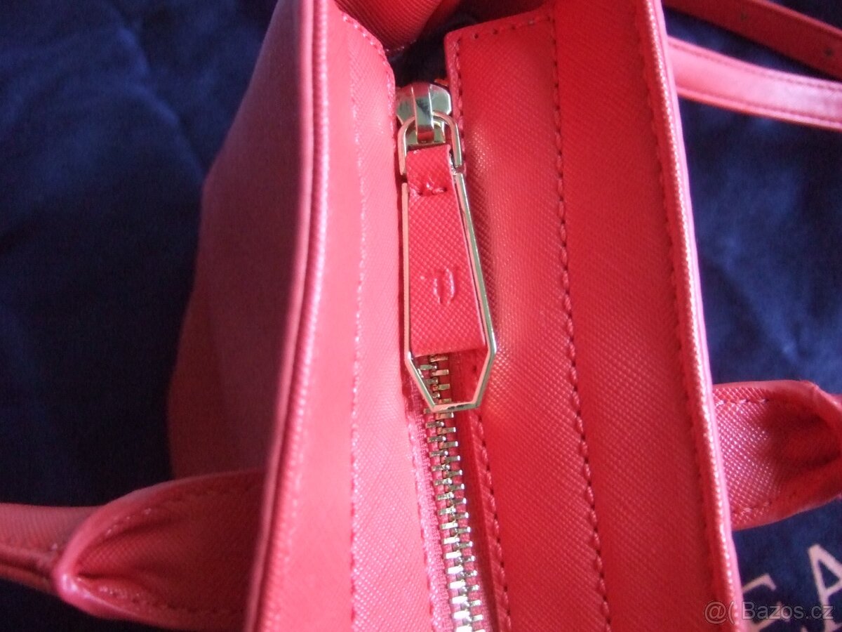 Kabelka červená - 10