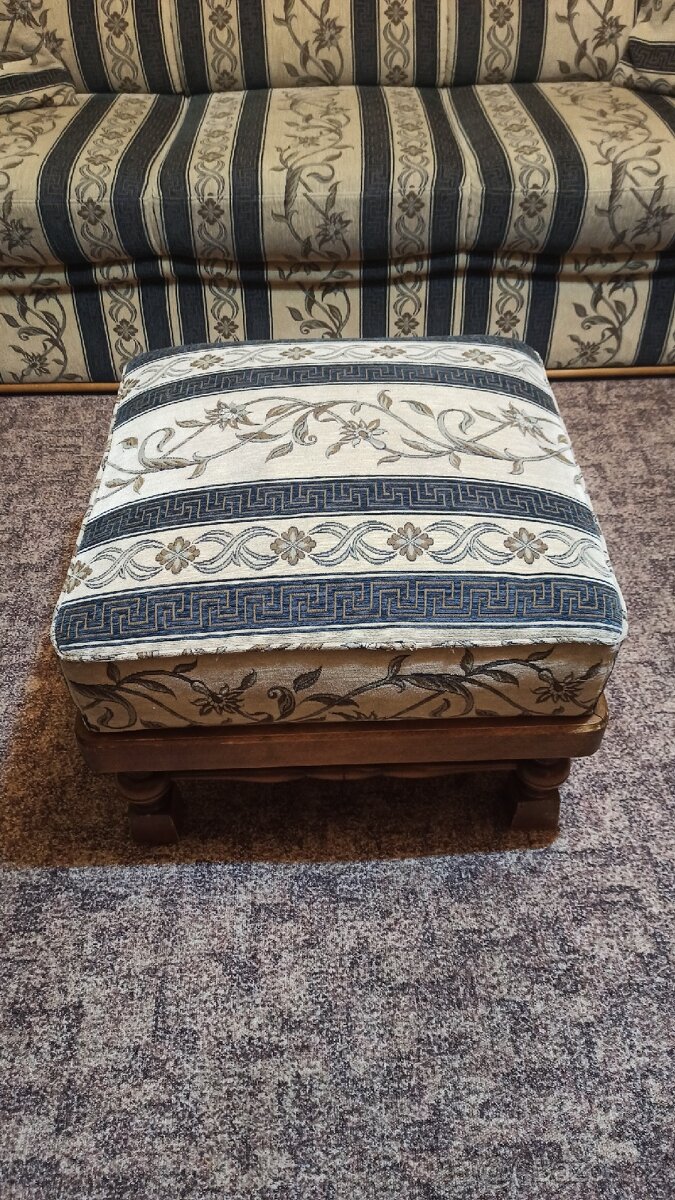 Sedací souprava 3+1+1 + taburet - 10