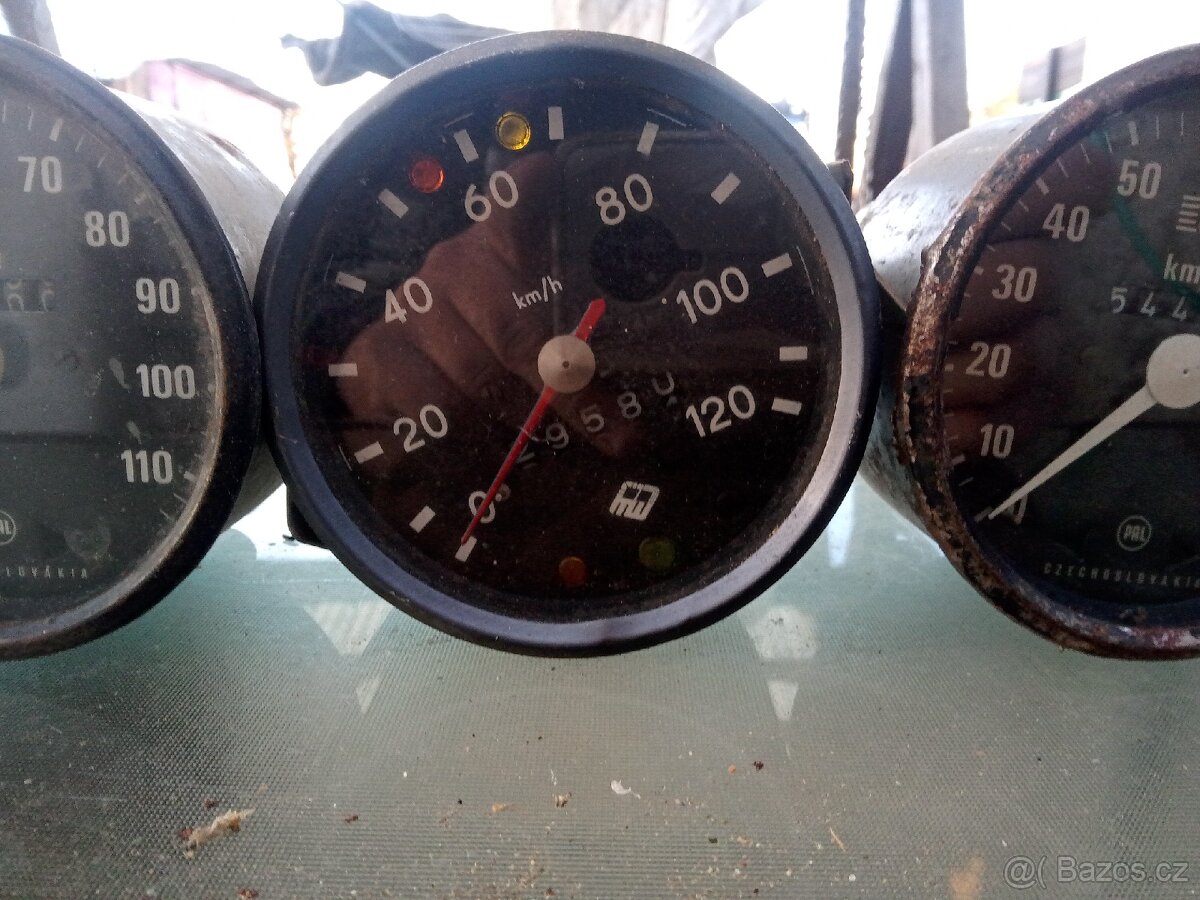 Tachometr a pristrojovka avia - 10