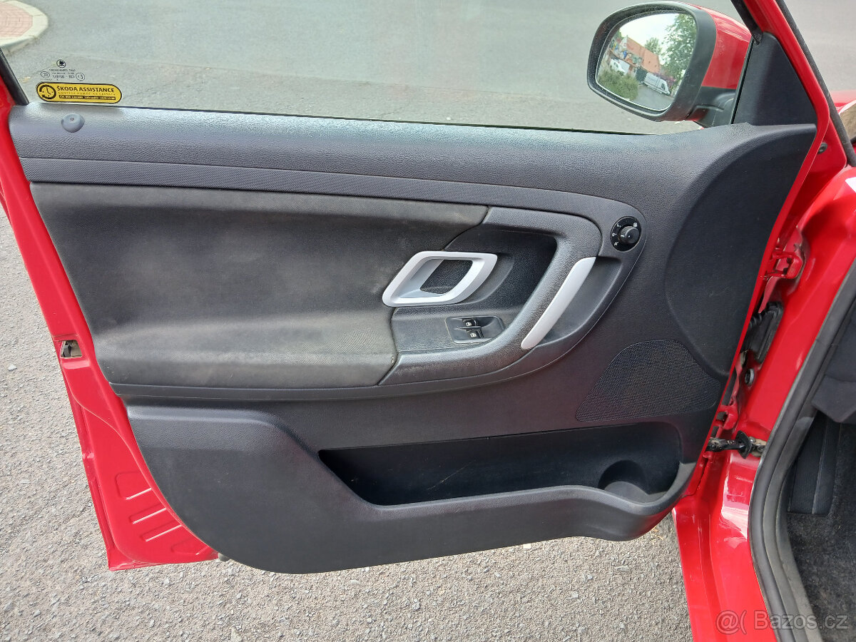 Škoda Fabia Combi 1.4 MÁLO NAJETO - 10