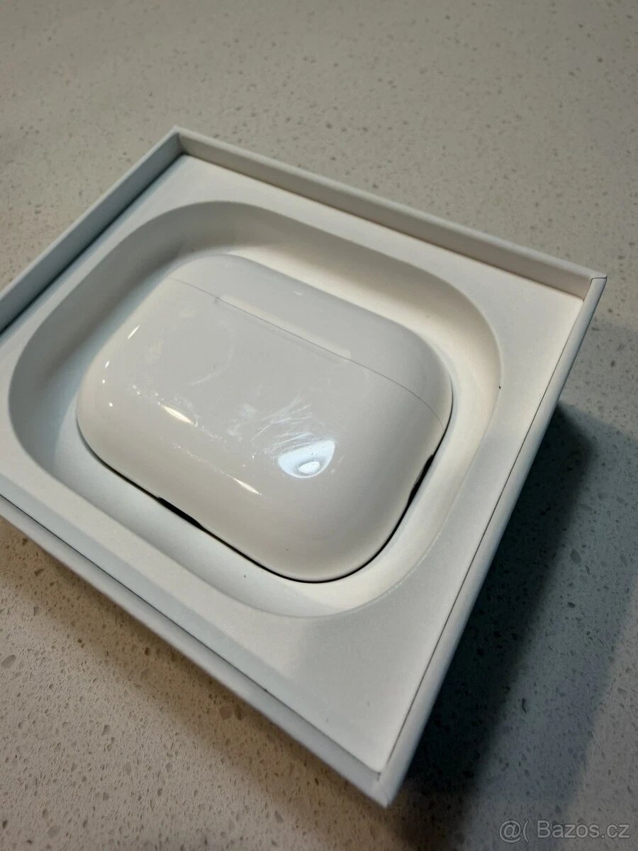 Nové, nepoužívané Apple AirPods Pro 3 - 10