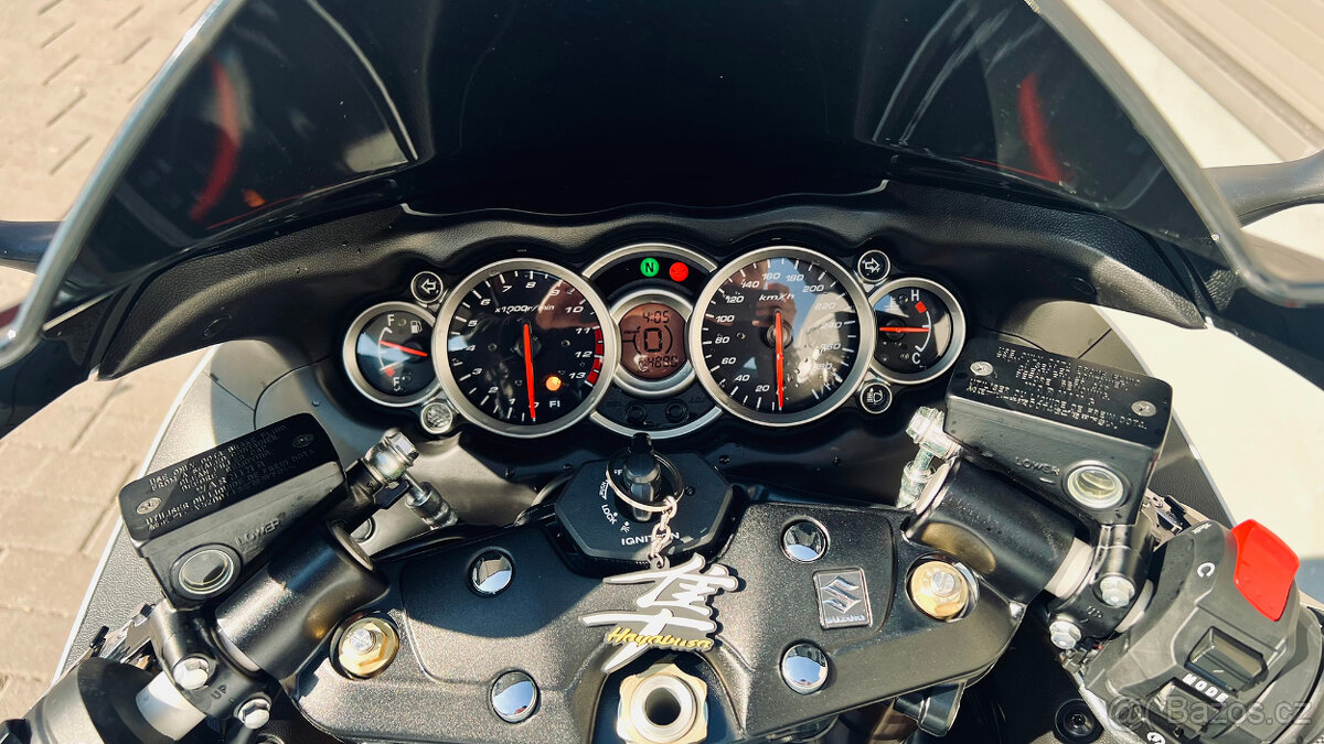 SUZUKI-GSX-1300R-HAYABUSA-145KW-2015-1MAJ-4,800KM-SERVIS-TOP - 10
