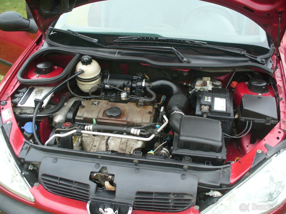 Peugeot 206 1.1i 12/2000, nová STK - 10