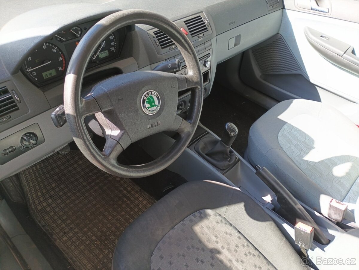 Škoda Fabia - 10