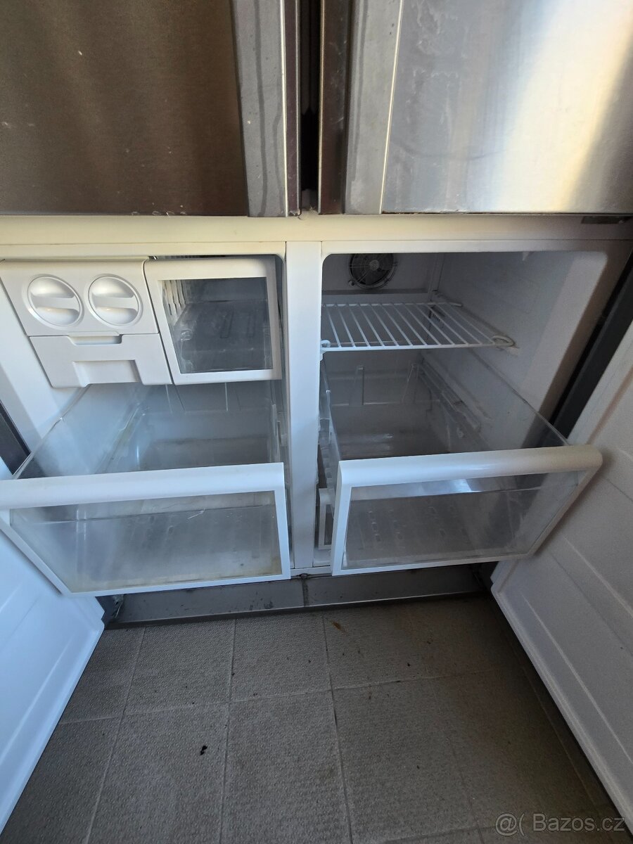 Prodám americkou lednici Beko s výrobníkem ledu – 6 000 Kč - 10