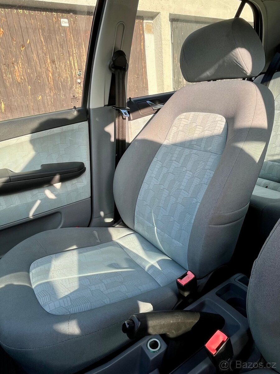 Škoda Fabia 1.4 BENZIN 175 000km Velmi zachovalý stav - 10