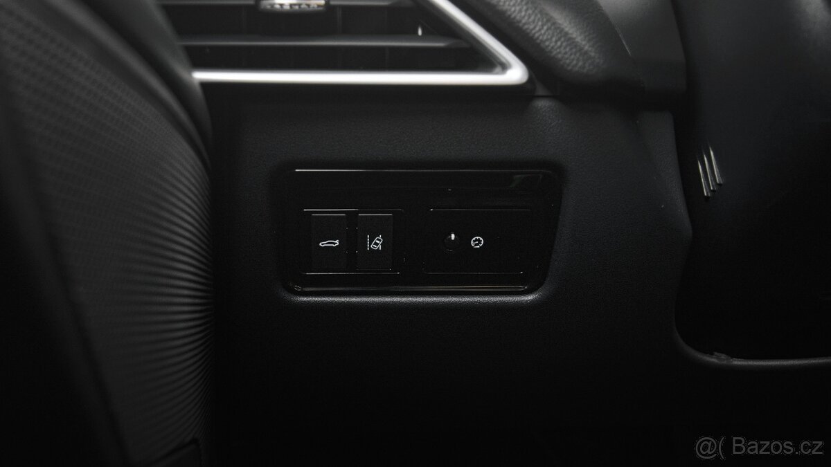 Jaguar XE, 25t 2,0/177kW 1.maj - 10