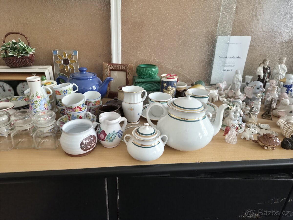 Za odvoz nádobí, figurky atd. - 10