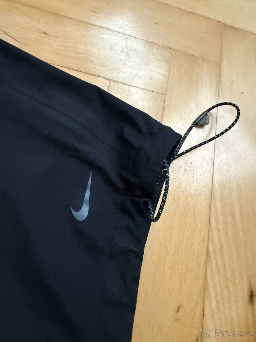 Nike Cosmic Peaks Pánská běžecká bunda Storm (Vel: L - 10